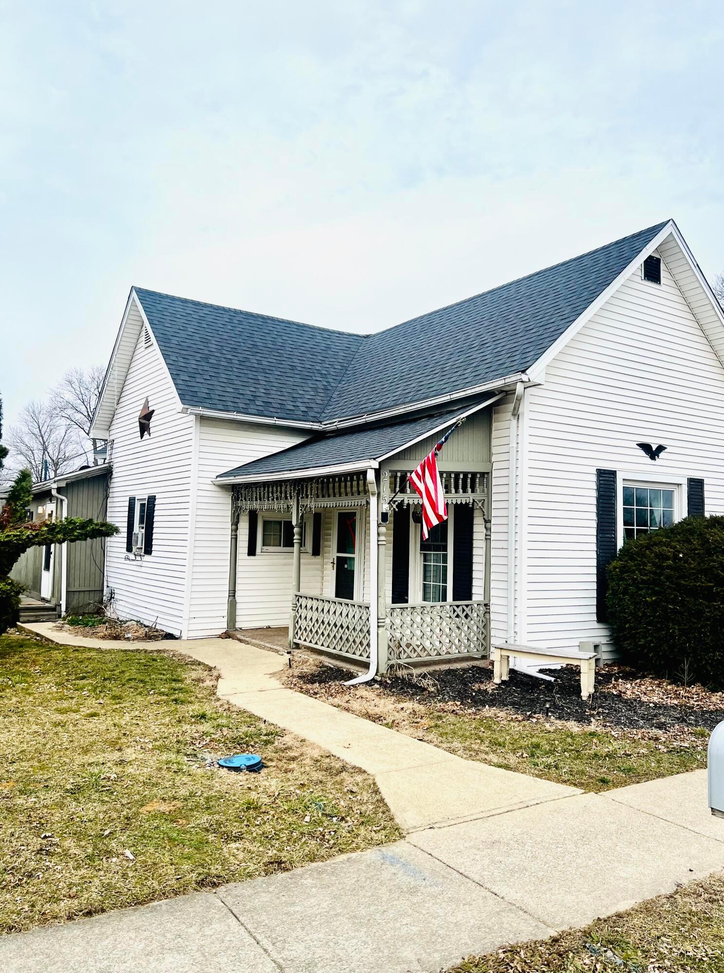 215 N Main Street, New Holland, Ohio image 1