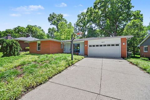 Photo of 167 Ceramic Drive, Columbus, OH 43214 (MLS # 226019260)