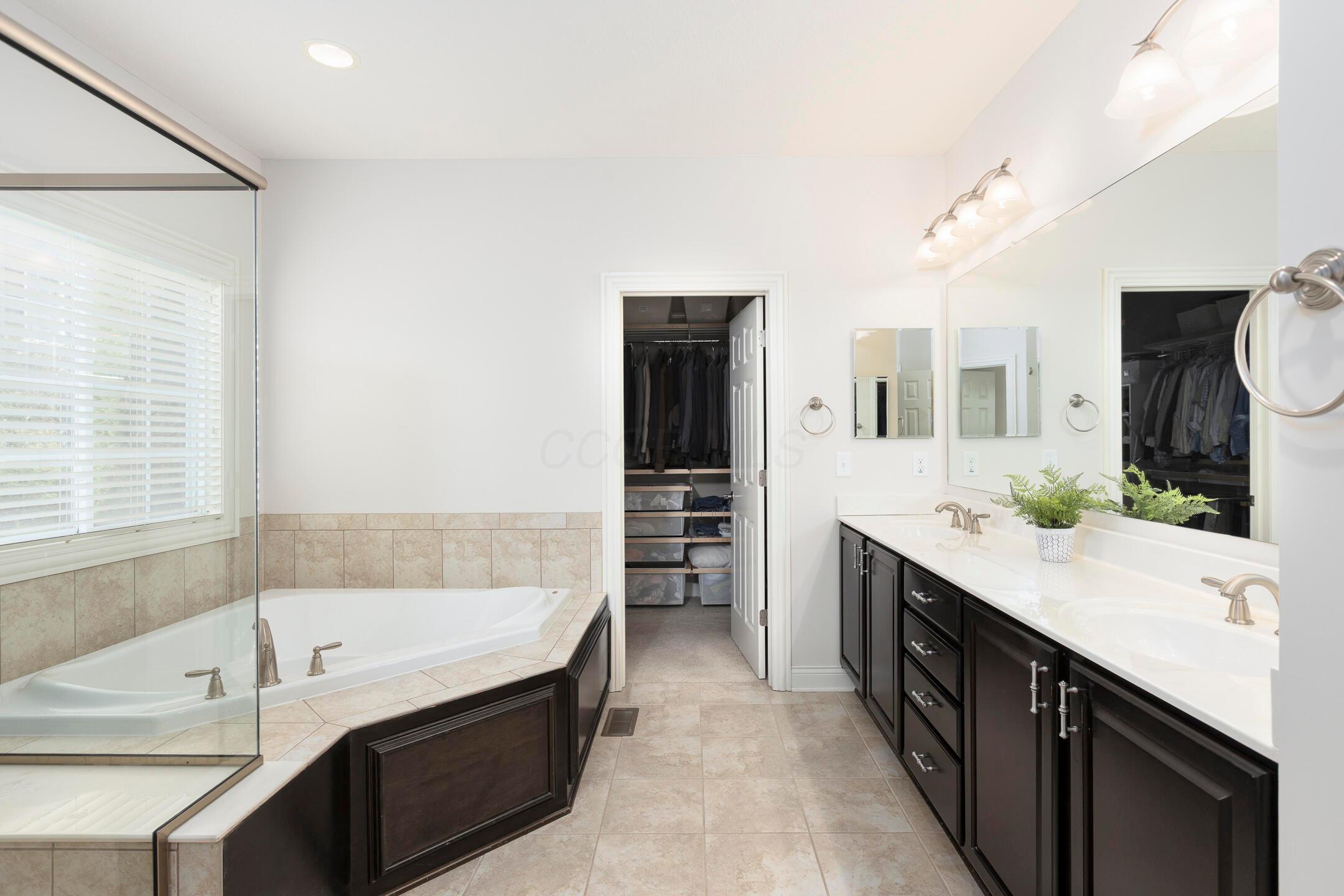 7595 Skarlocken Green, New Albany, Ohio image 30
