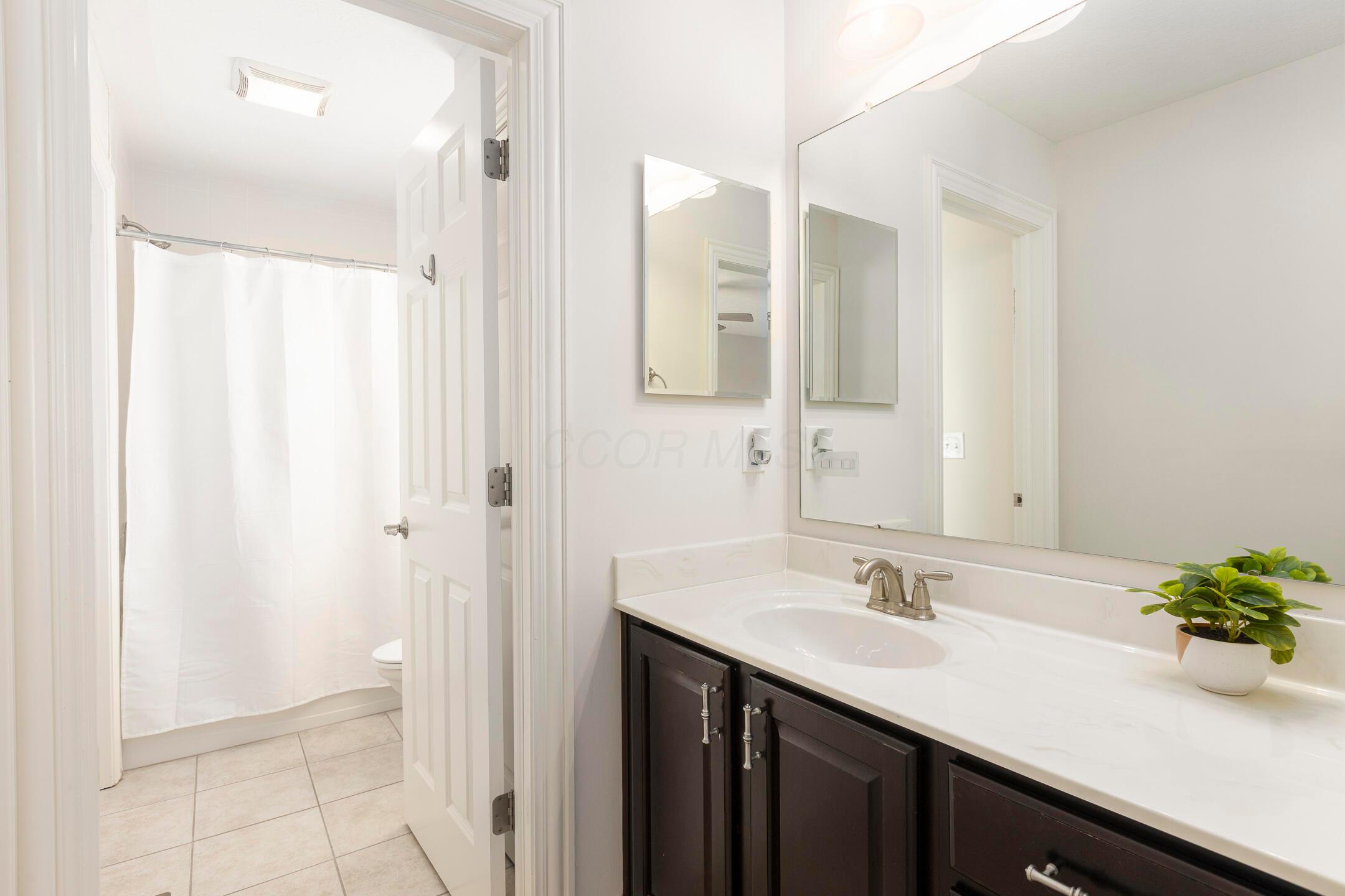 7595 Skarlocken Green, New Albany, Ohio image 46