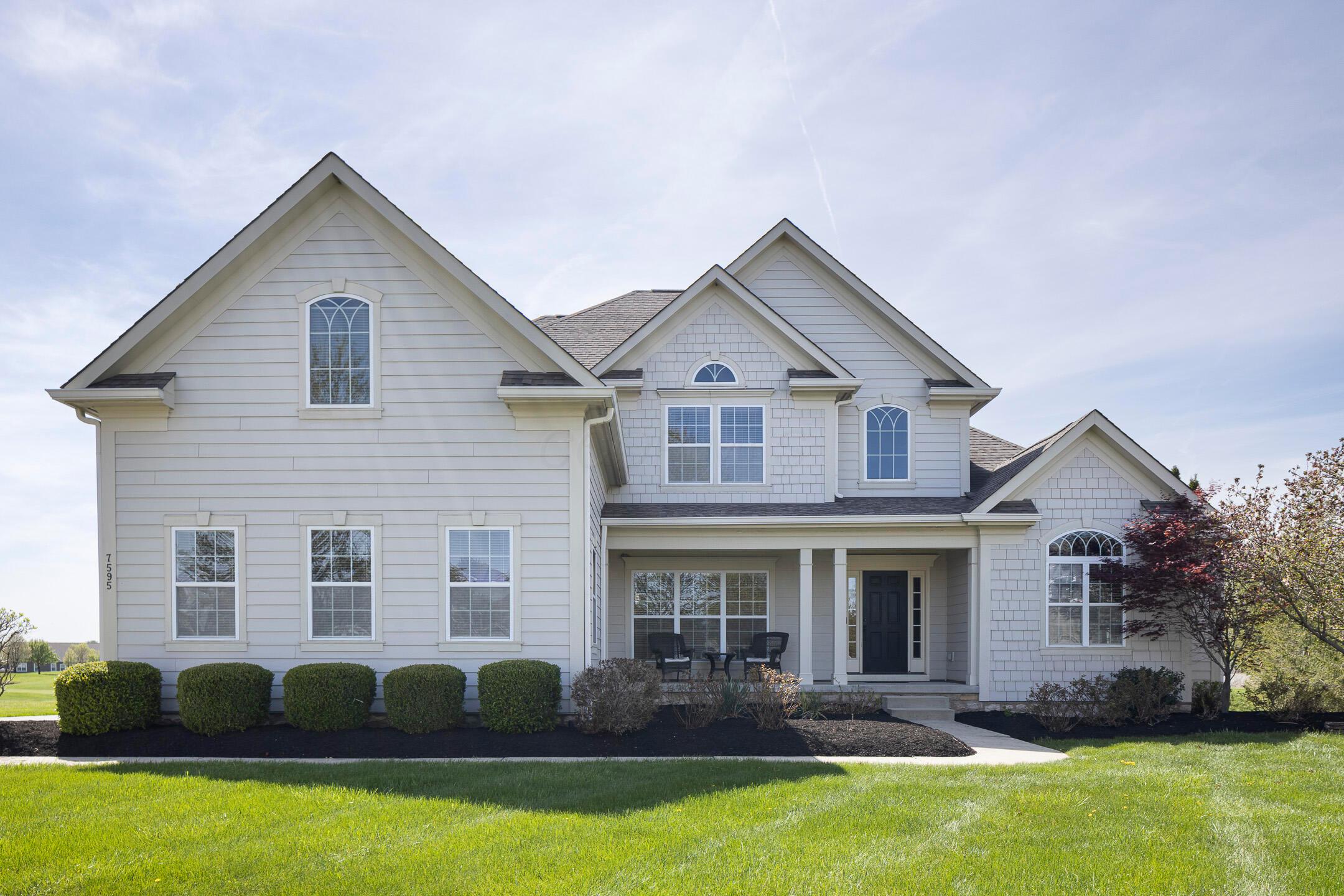 7595 Skarlocken Green, New Albany, Ohio image 2