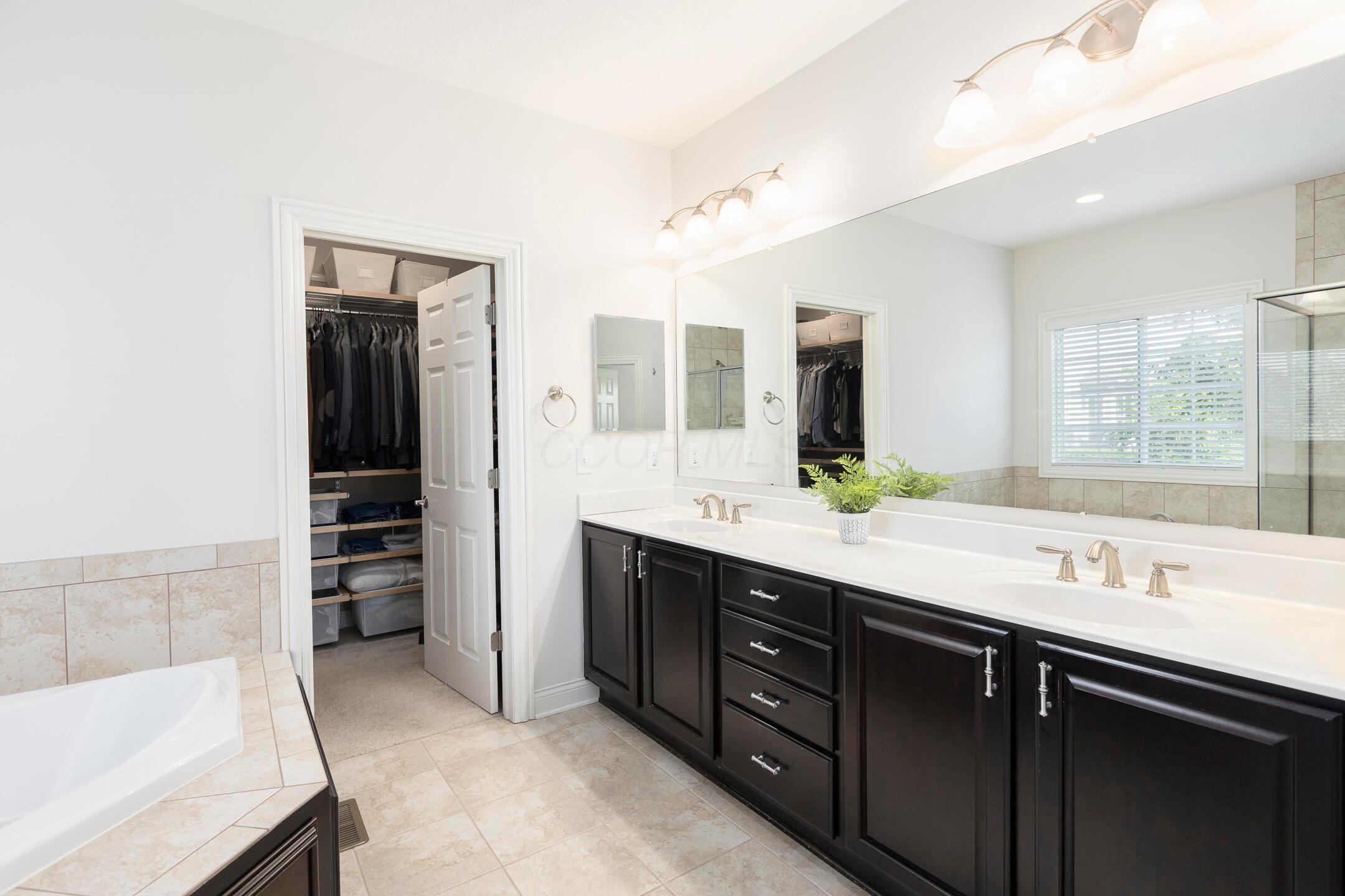 7595 Skarlocken Green, New Albany, Ohio image 32