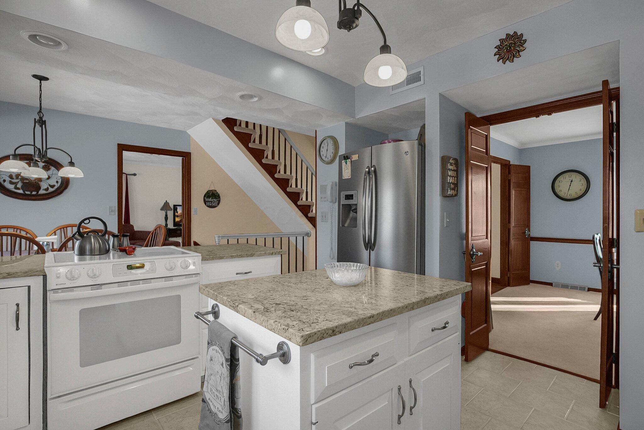 1647 Cobblegate Lane, Reynoldsburg, Ohio image 14
