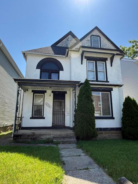 Photo of 824 Oakwood Avenue, Columbus, OH 43206 (MLS # 226019311)
