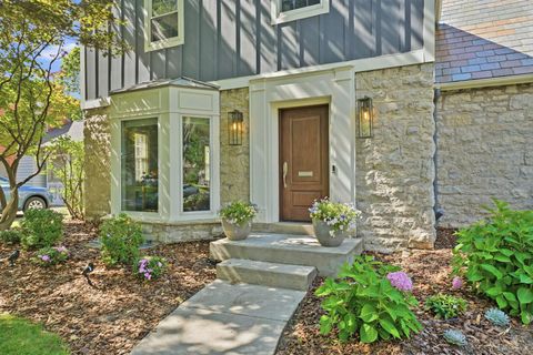 Photo of 2724 Sherwood Road, Columbus, OH 43209 (MLS # 226023262)