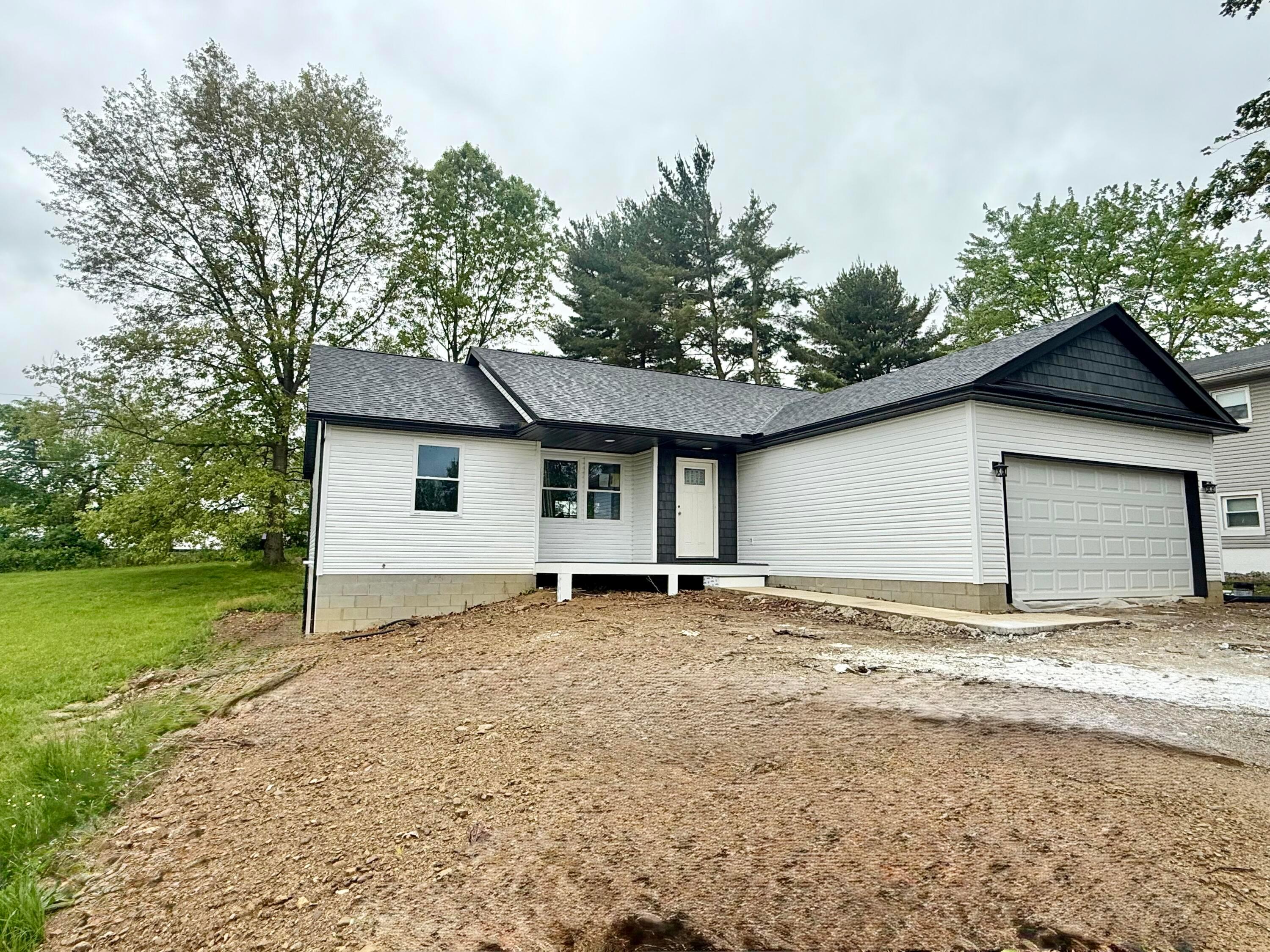 129 Hasbrouck Circle, Howard, Ohio image 1