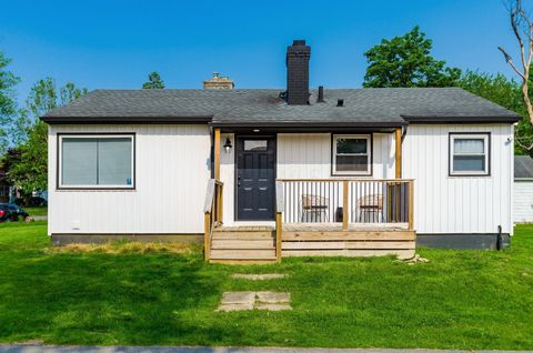 Photo of 103 E Jeffrey Place, Columbus, OH 43214 (MLS # 226001196)