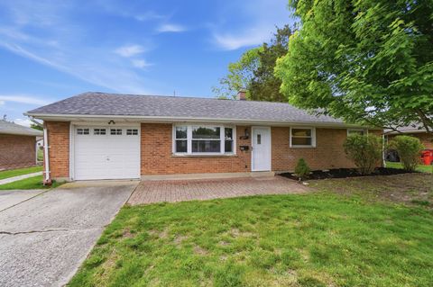 Photo of 4330 Ashgrove Drive, Grove City, OH 43123 (MLS # 226018322)