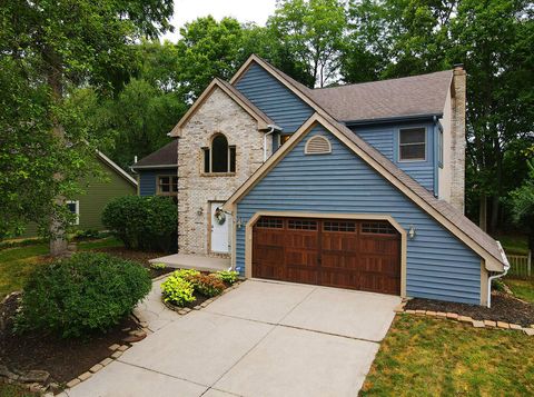 Photo of 3000 Scioto Place, Columbus, OH 43221 (MLS # 226007507)