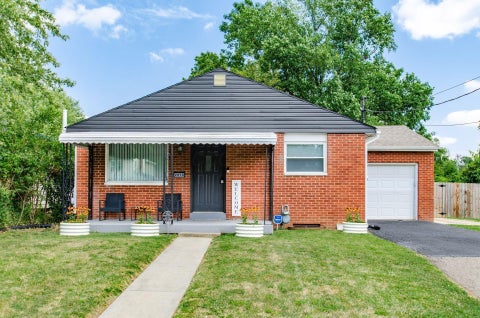 Photo of 2858 Fairwood Avenue, Columbus, OH 43207 (MLS # 226028113)