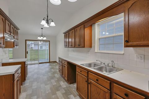 Tiny photo for 453 Bren Drive, Lancaster, OH 43130 (MLS # 226000739)