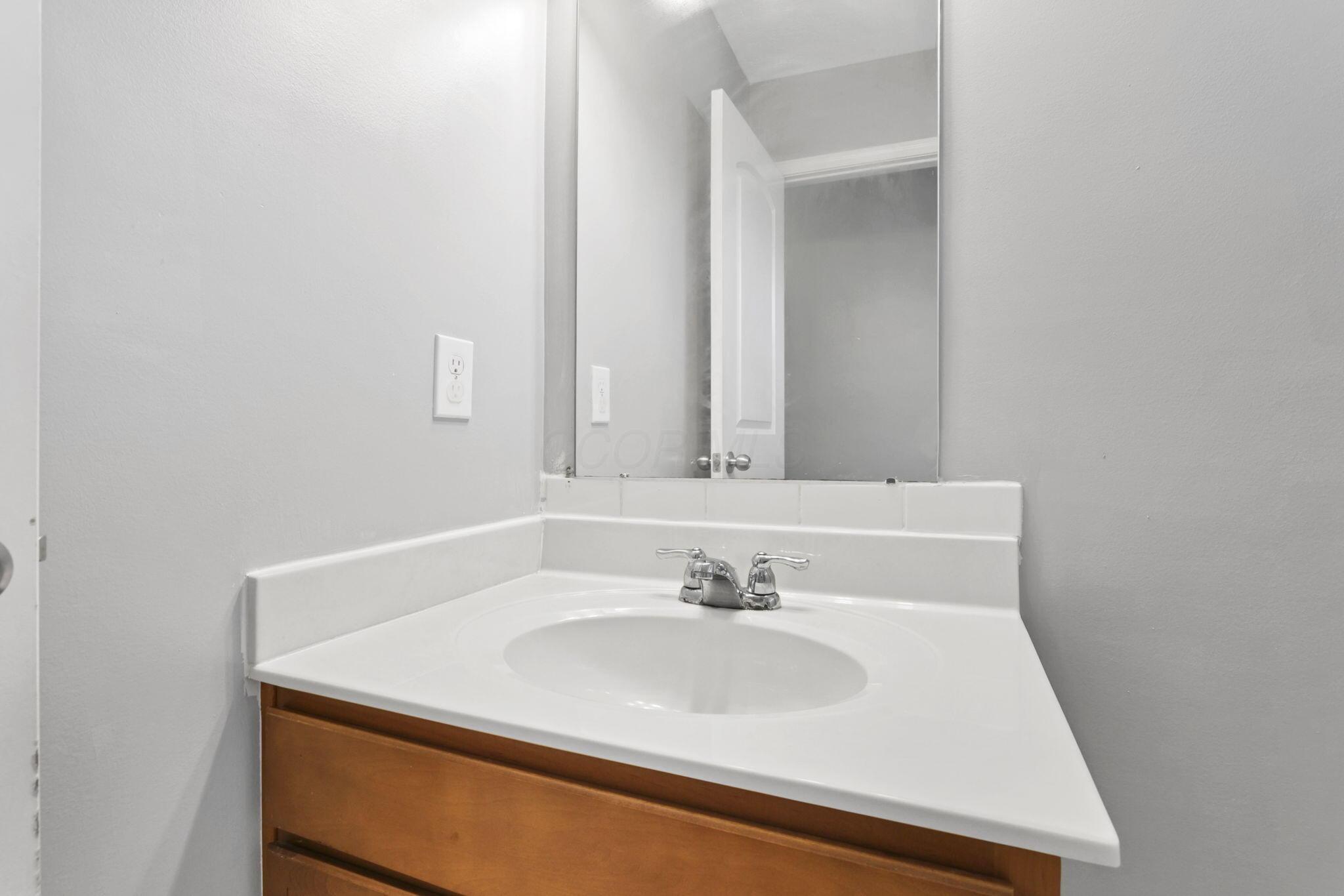 7344 Serenoa Drive, Reynoldsburg, Ohio image 33