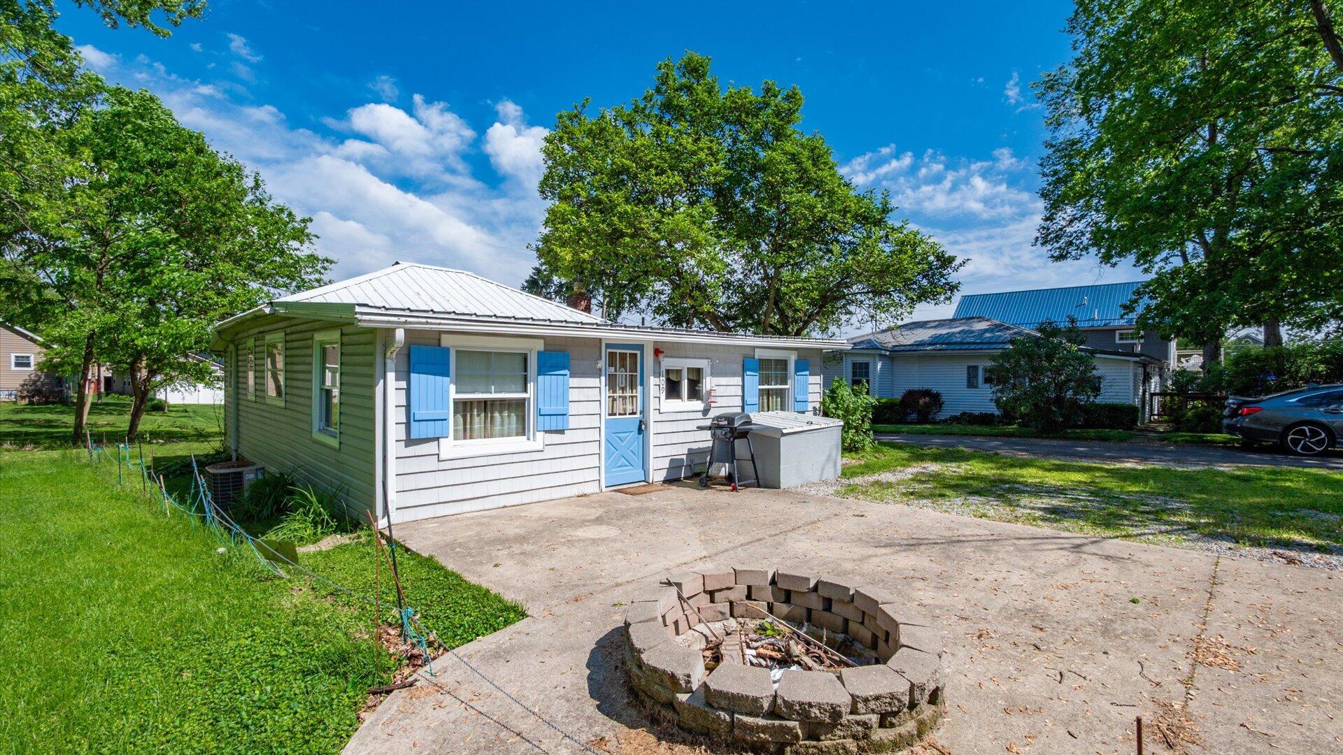 109 Beacon Light Lane, Buckeye Lake, Ohio image 1