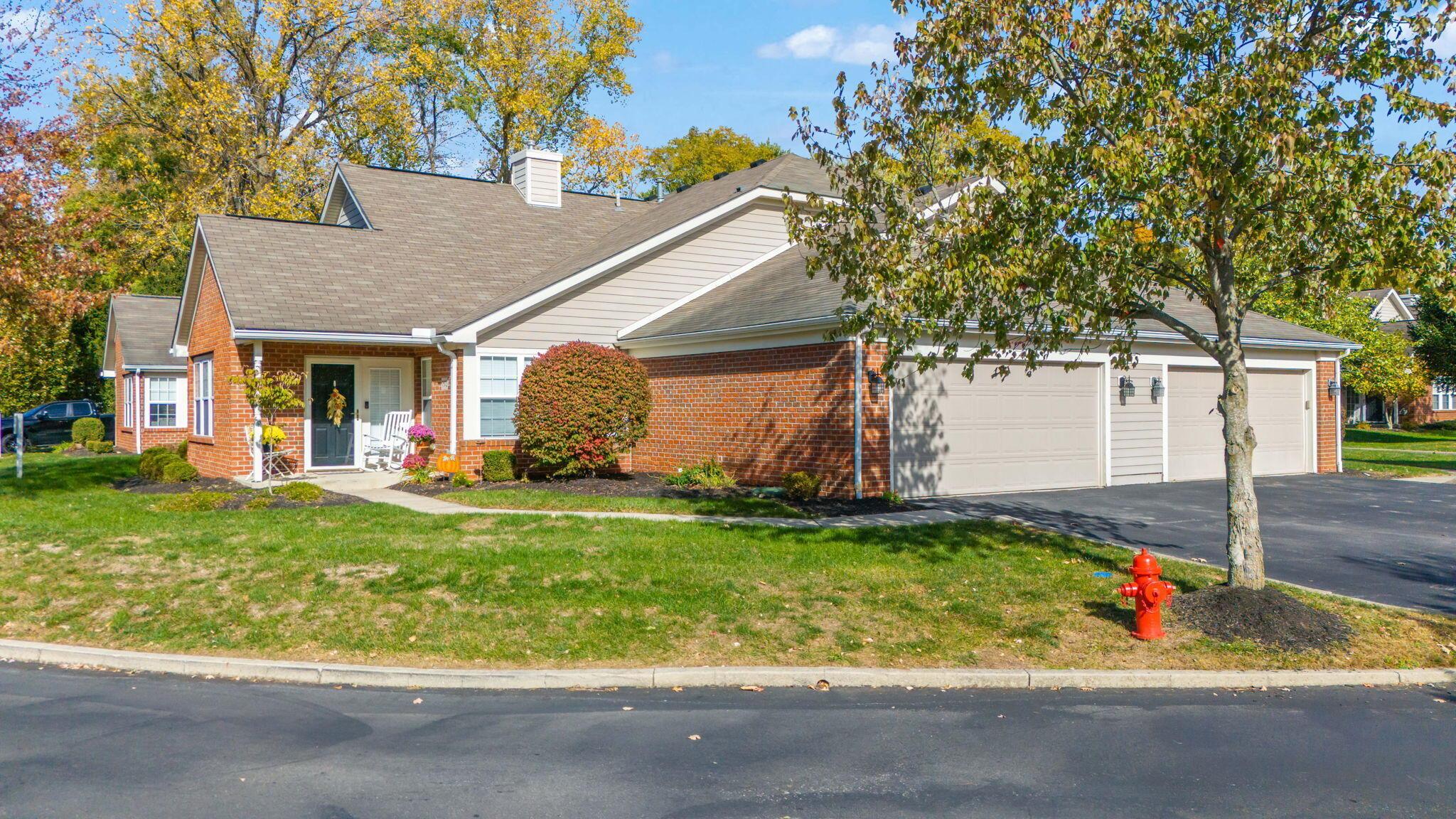 7372 Cherry Brook Drive, Reynoldsburg, Ohio image 2