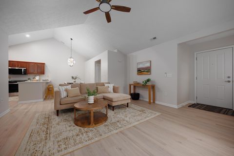 Tiny photo for 4213 Cobbler Road 14 #14, New Albany, OH 43054 (MLS # 226014631)