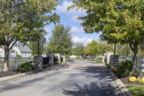 Tiny photo for 4213 Cobbler Road 14 #14, New Albany, OH 43054 (MLS # 226014631)