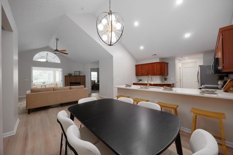 Tiny photo for 4213 Cobbler Road 14 #14, New Albany, OH 43054 (MLS # 226014631)