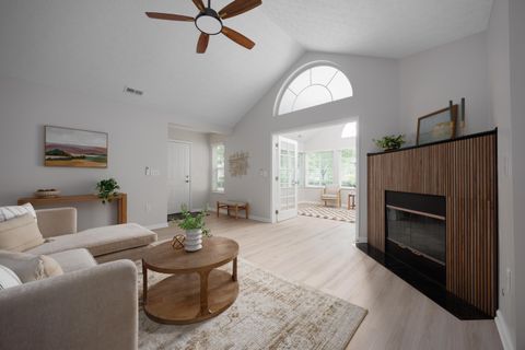Tiny photo for 4213 Cobbler Road 14 #14, New Albany, OH 43054 (MLS # 226014631)