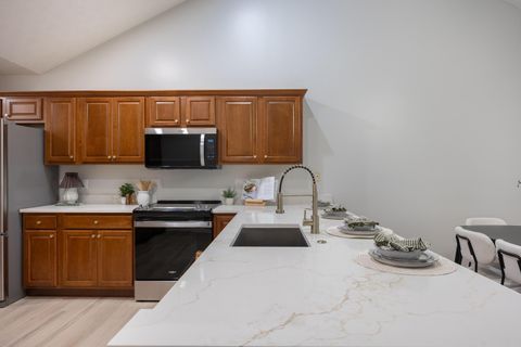 Tiny photo for 4213 Cobbler Road 14 #14, New Albany, OH 43054 (MLS # 226014631)