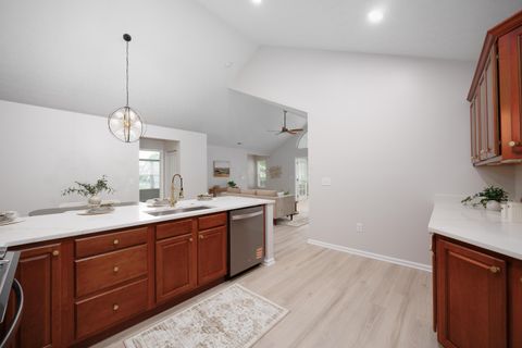 Tiny photo for 4213 Cobbler Road 14 #14, New Albany, OH 43054 (MLS # 226014631)