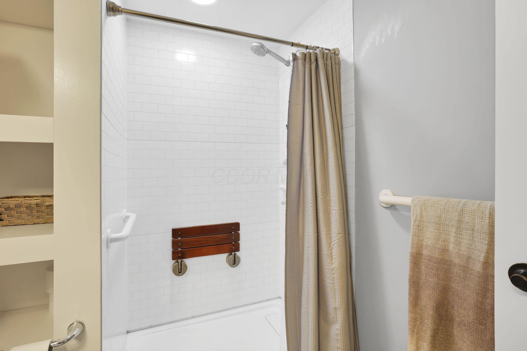 Marysville, Ohio 43040, United States, 4 Bedrooms Bedrooms, ,3 BathroomsBathrooms,Residential,Contingent,191923