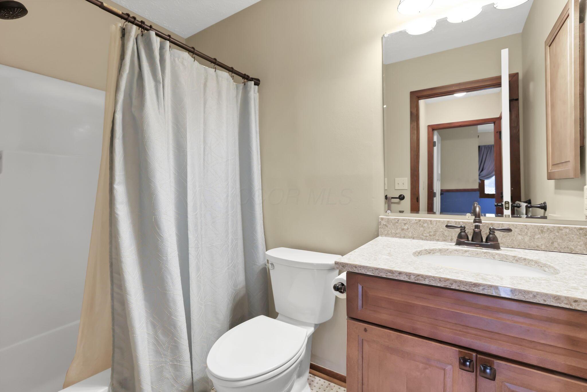 Marysville, Ohio 43040, United States, 4 Bedrooms Bedrooms, ,3 BathroomsBathrooms,Residential,Contingent,191923