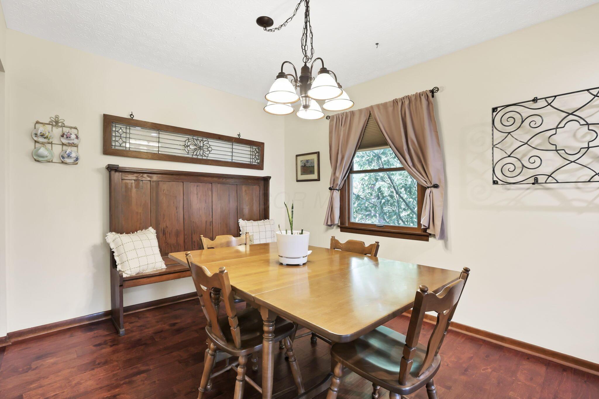 Marysville, Ohio 43040, United States, 4 Bedrooms Bedrooms, ,3 BathroomsBathrooms,Residential,Contingent,191923