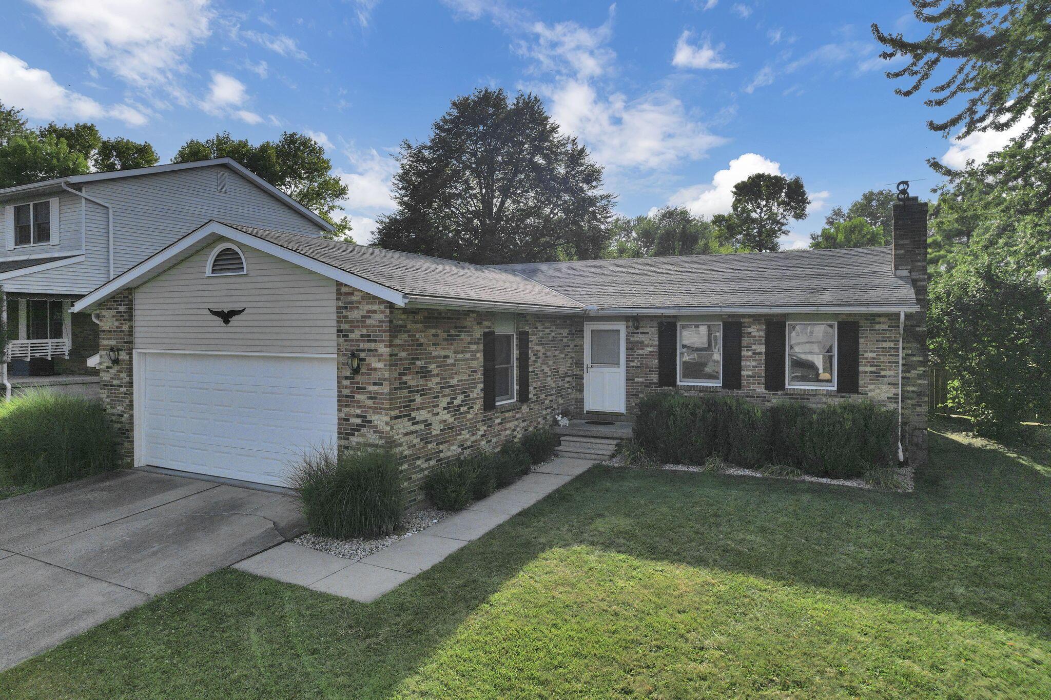 Marysville, Ohio 43040, United States, 4 Bedrooms Bedrooms, ,3 BathroomsBathrooms,Residential,Contingent,191923