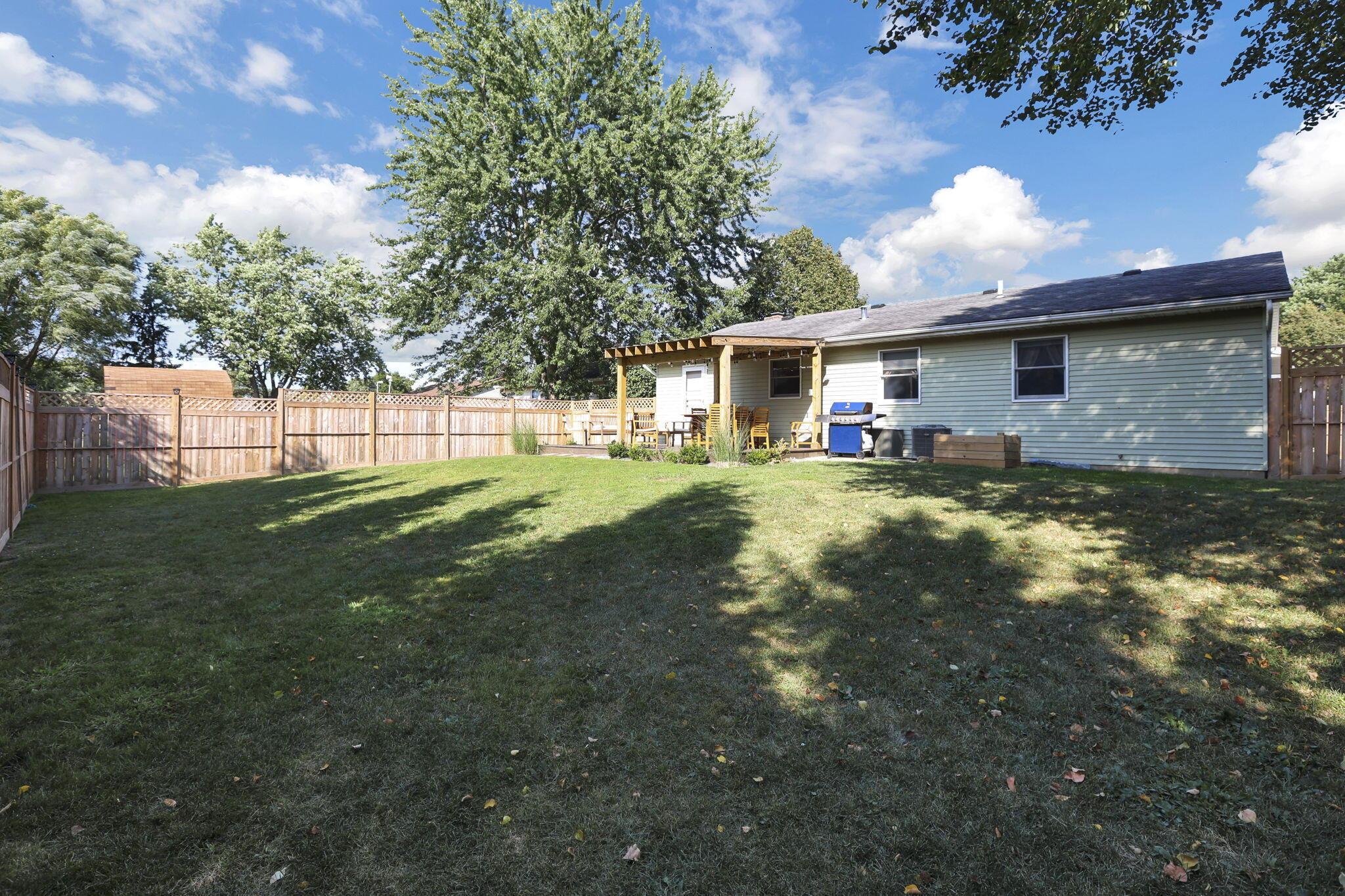 Marysville, Ohio 43040, United States, 4 Bedrooms Bedrooms, ,3 BathroomsBathrooms,Residential,Contingent,191923