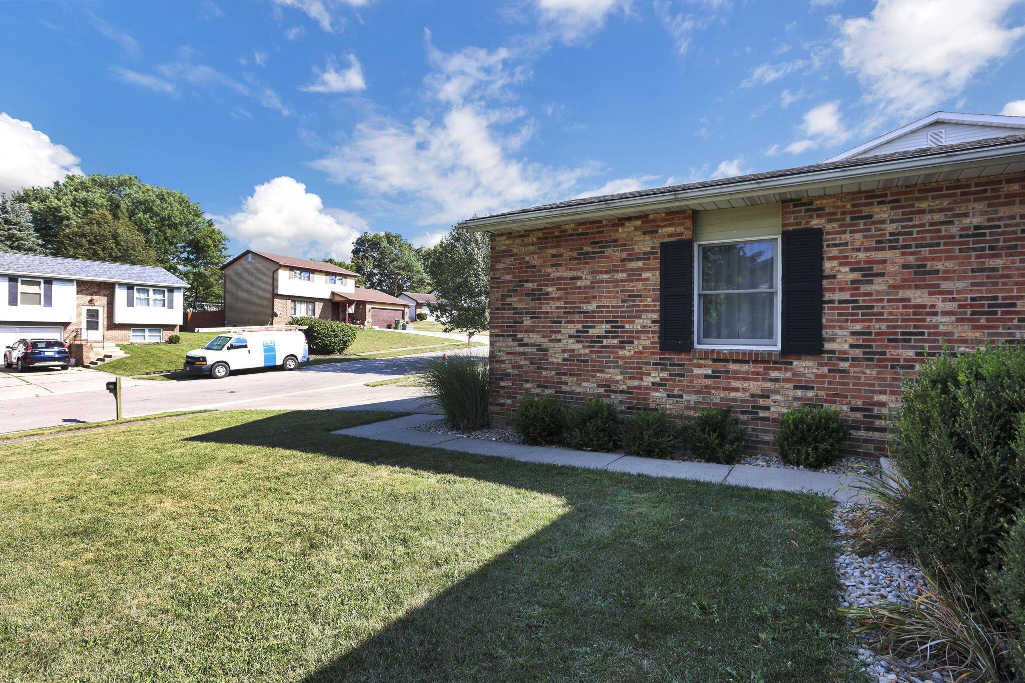 Marysville, Ohio 43040, United States, 4 Bedrooms Bedrooms, ,3 BathroomsBathrooms,Residential,Contingent,191923