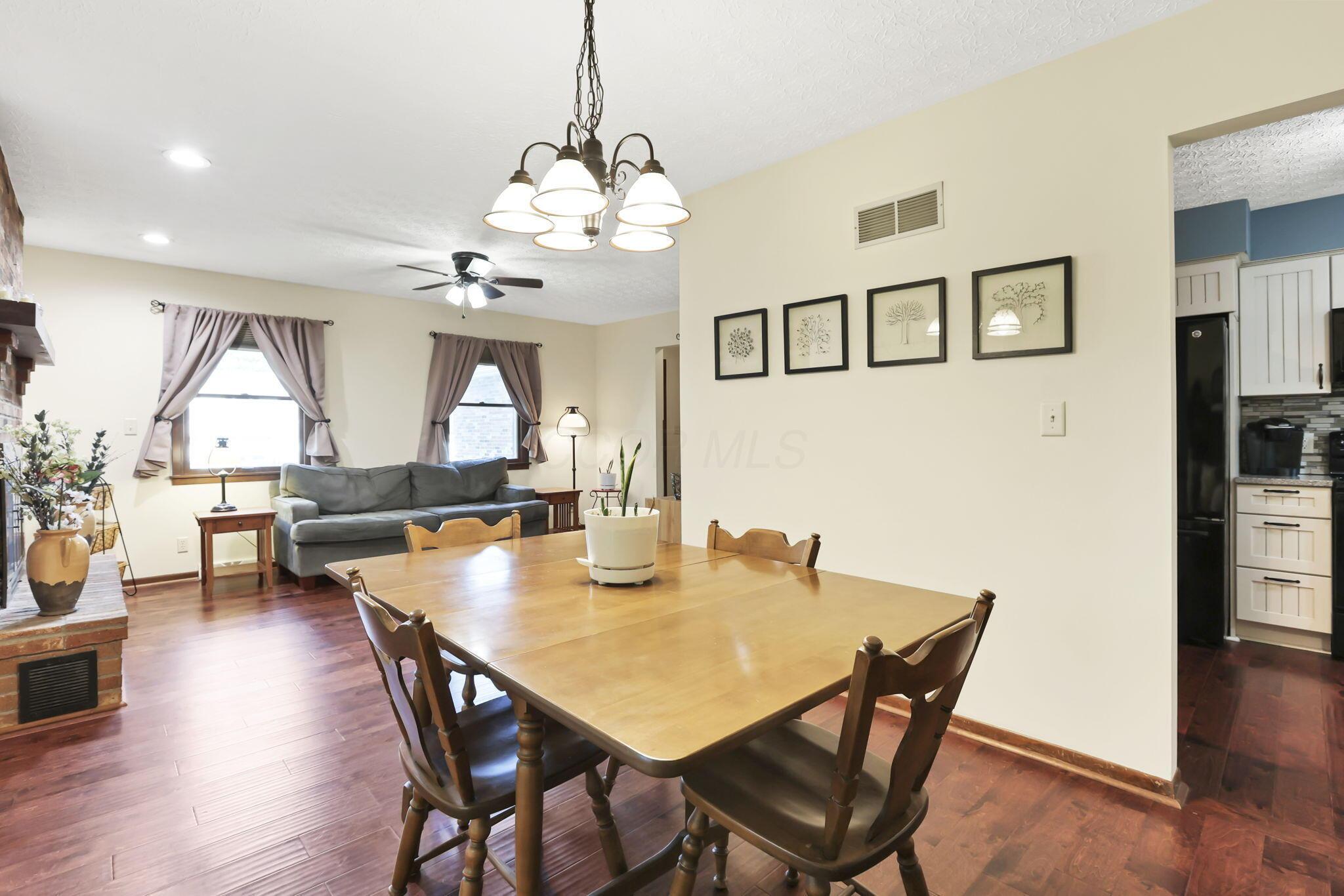 Marysville, Ohio 43040, United States, 4 Bedrooms Bedrooms, ,3 BathroomsBathrooms,Residential,Contingent,191923