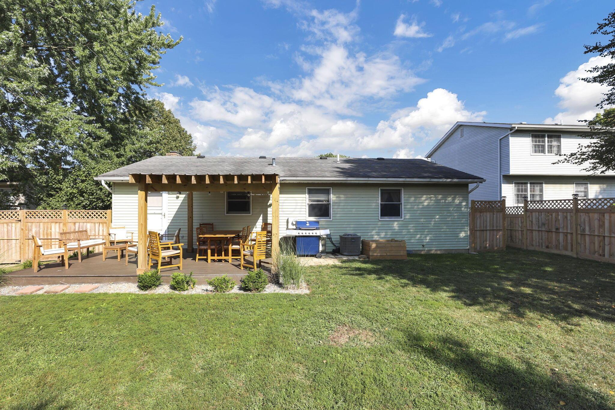 Marysville, Ohio 43040, United States, 4 Bedrooms Bedrooms, ,3 BathroomsBathrooms,Residential,Contingent,191923