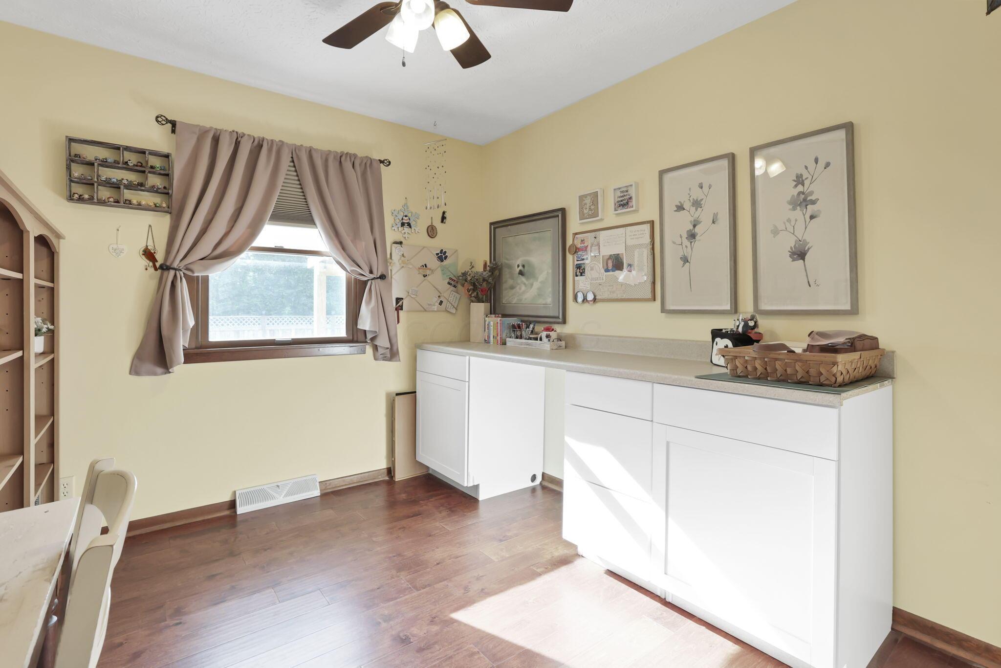 Marysville, Ohio 43040, United States, 4 Bedrooms Bedrooms, ,3 BathroomsBathrooms,Residential,Contingent,191923