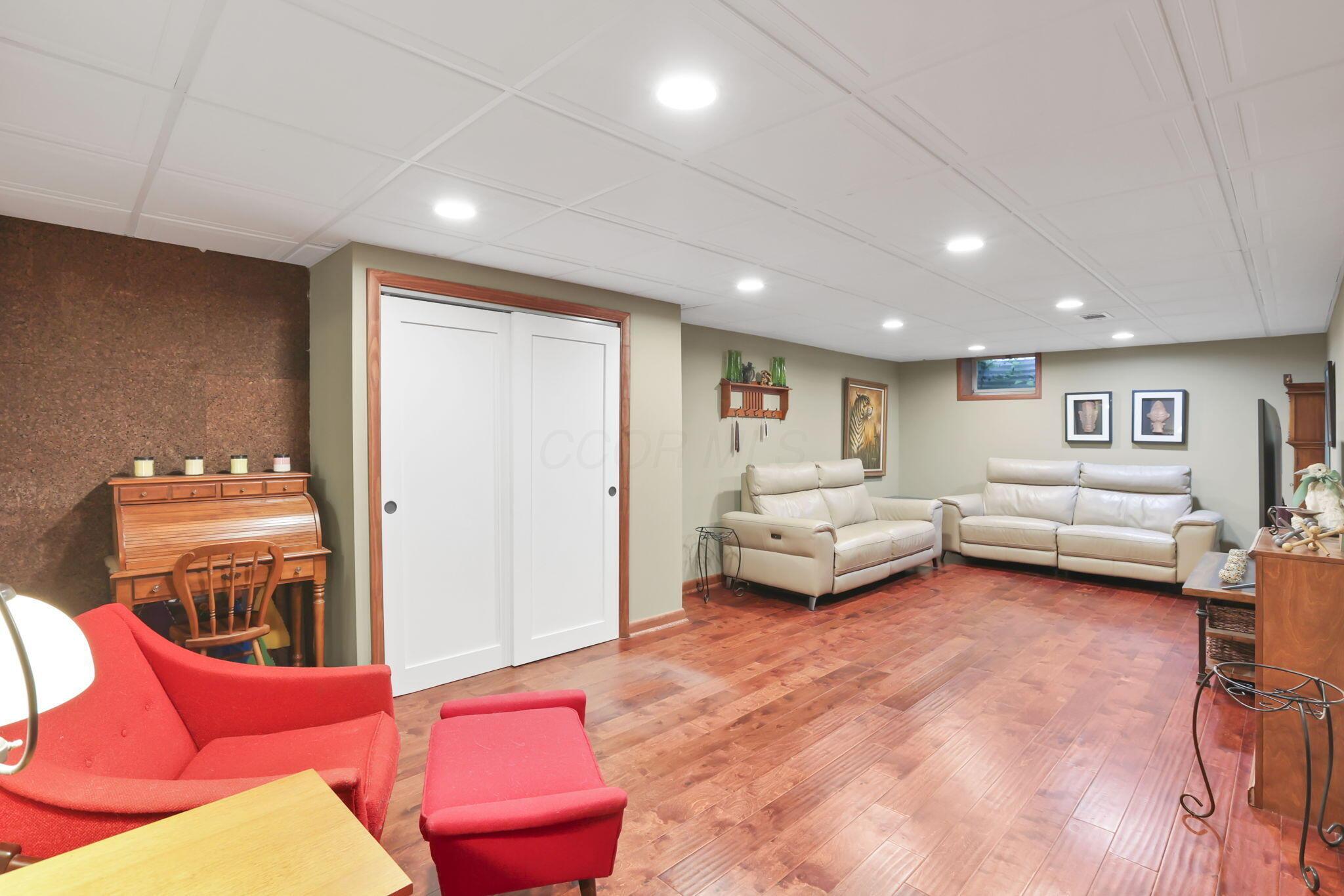 Marysville, Ohio 43040, United States, 4 Bedrooms Bedrooms, ,3 BathroomsBathrooms,Residential,Contingent,191923