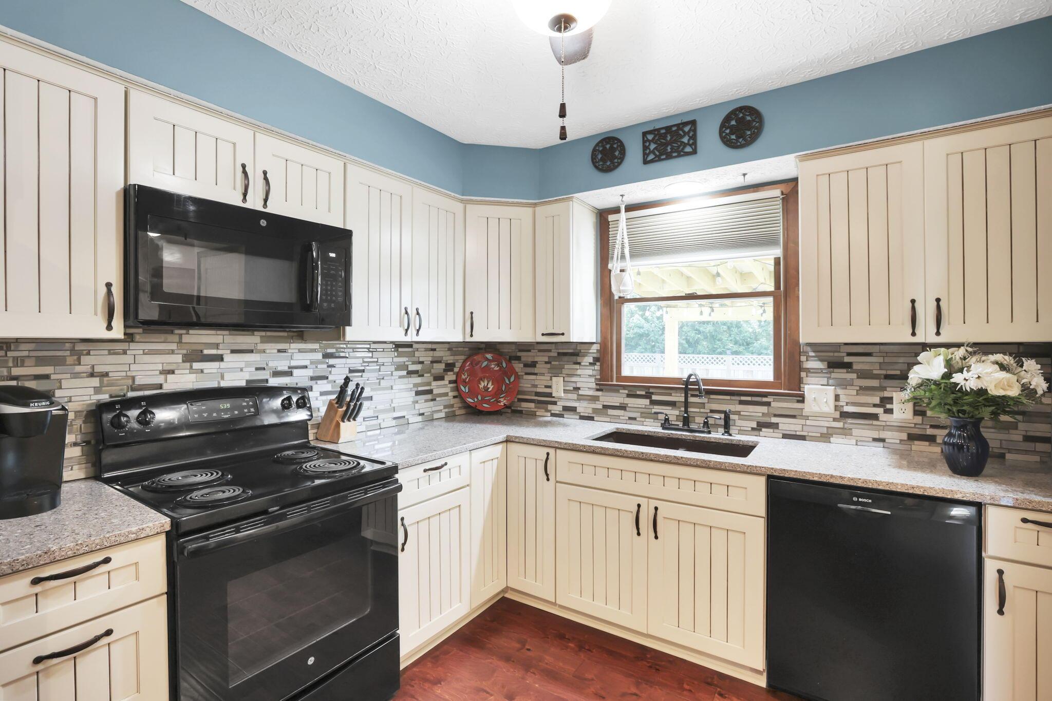 Marysville, Ohio 43040, United States, 4 Bedrooms Bedrooms, ,3 BathroomsBathrooms,Residential,Contingent,191923