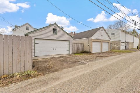 Tiny photo for 1019 N Columbus Street, Lancaster, OH 43130 (MLS # 226000594)