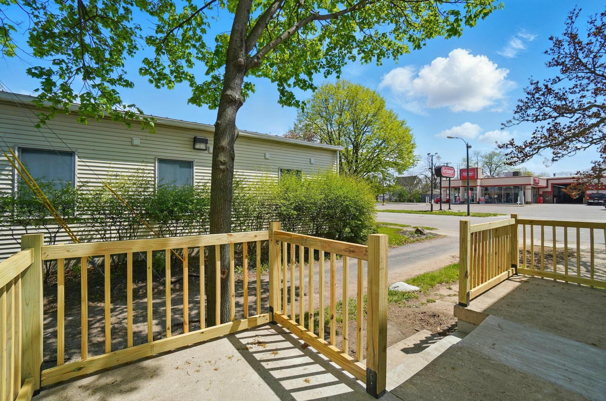 720 W Columbia Street, Springfield, Ohio image 4