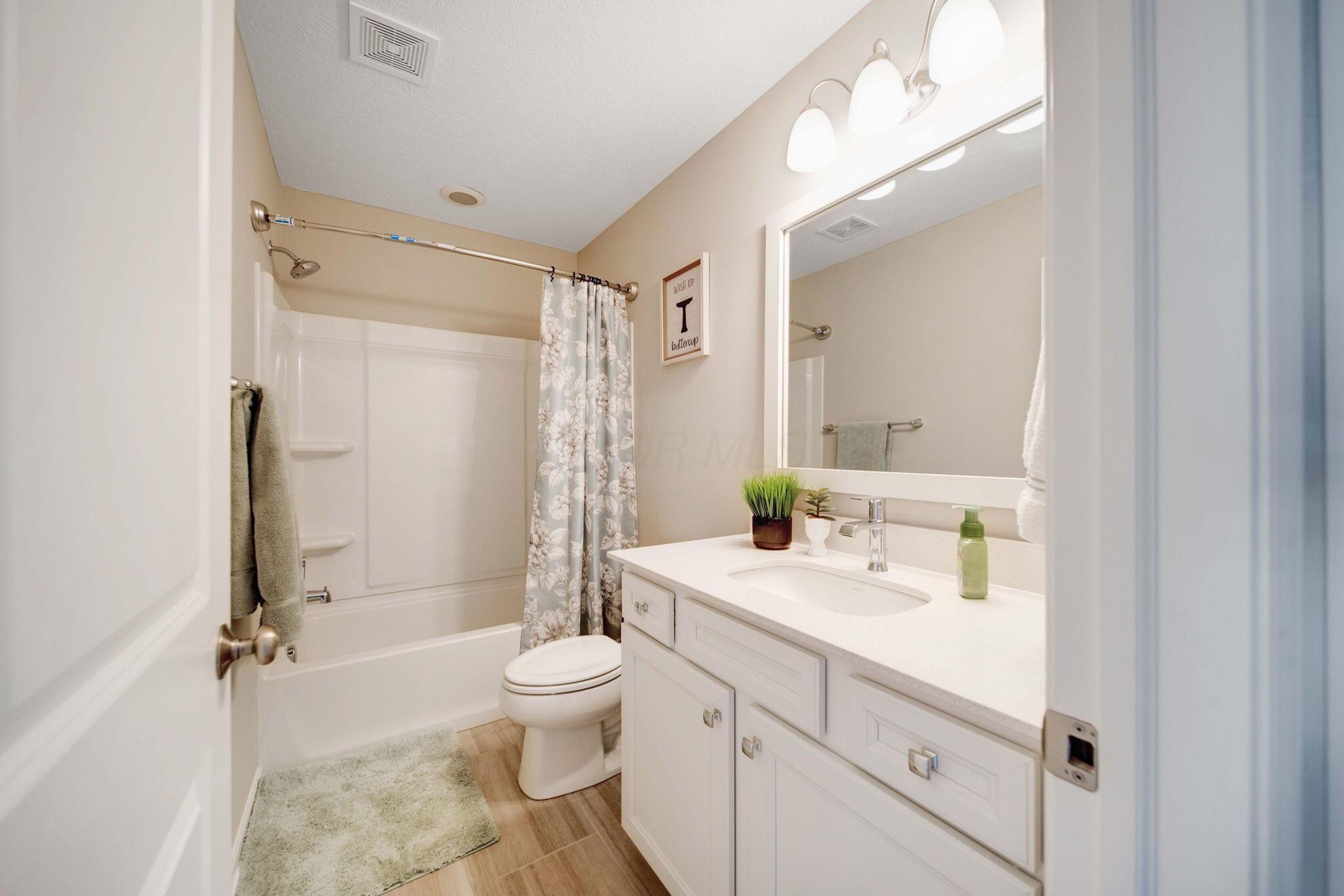 8129 Rhoderick Circle, Reynoldsburg, Ohio image 25