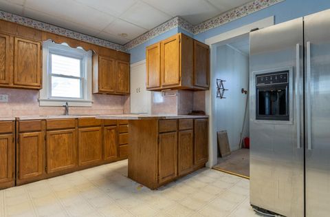 Tiny photo for 619 E Main Street, Lancaster, OH 43130 (MLS # 225045078)