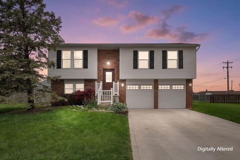 Photo of 5579 Coral Court, Galloway, OH 43119 (MLS # 226022657)