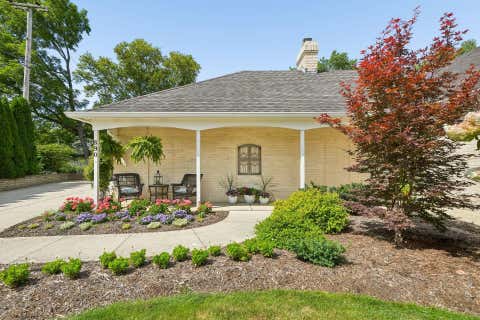 Tiny photo for 890 Lookout Point Drive, Columbus, OH 43235 (MLS # 226029207)