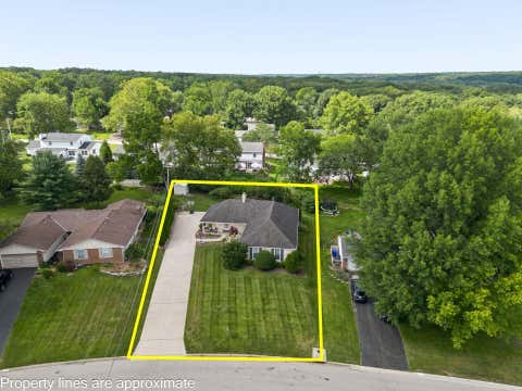 Tiny photo for 890 Lookout Point Drive, Columbus, OH 43235 (MLS # 226029207)