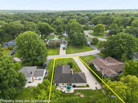 Tiny photo for 890 Lookout Point Drive, Columbus, OH 43235 (MLS # 226029207)