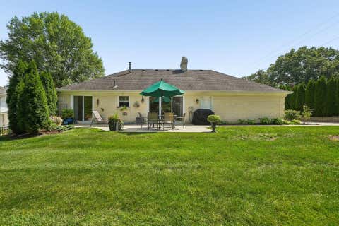 Tiny photo for 890 Lookout Point Drive, Columbus, OH 43235 (MLS # 226029207)