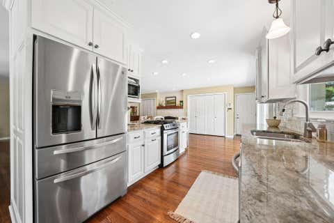 Tiny photo for 890 Lookout Point Drive, Columbus, OH 43235 (MLS # 226029207)