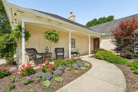 Photo of 890 Lookout Point Drive, Columbus, OH 43235 (MLS # 226029207)