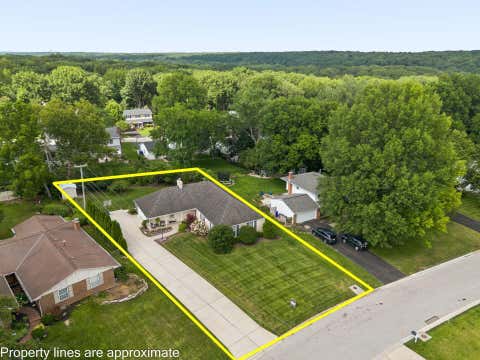 Tiny photo for 890 Lookout Point Drive, Columbus, OH 43235 (MLS # 226029207)