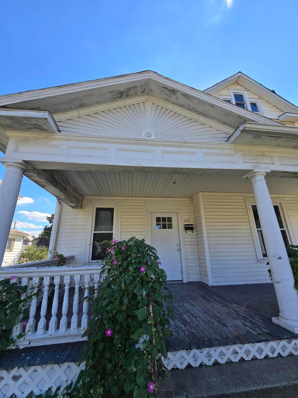 Photo of 324 E 6th Avenue, Lancaster, OH 43130 (MLS # 226037262)