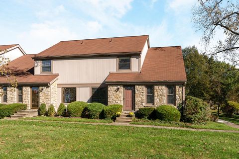 Photo of 6207 Roxburgh Court 16D #16D, Columbus, OH 43213 (MLS # 225039524)
