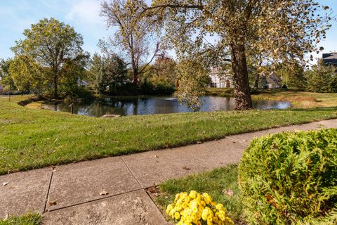 Tiny photo for 6207 Roxburgh Court 16D #16D, Columbus, OH 43213 (MLS # 225039524)